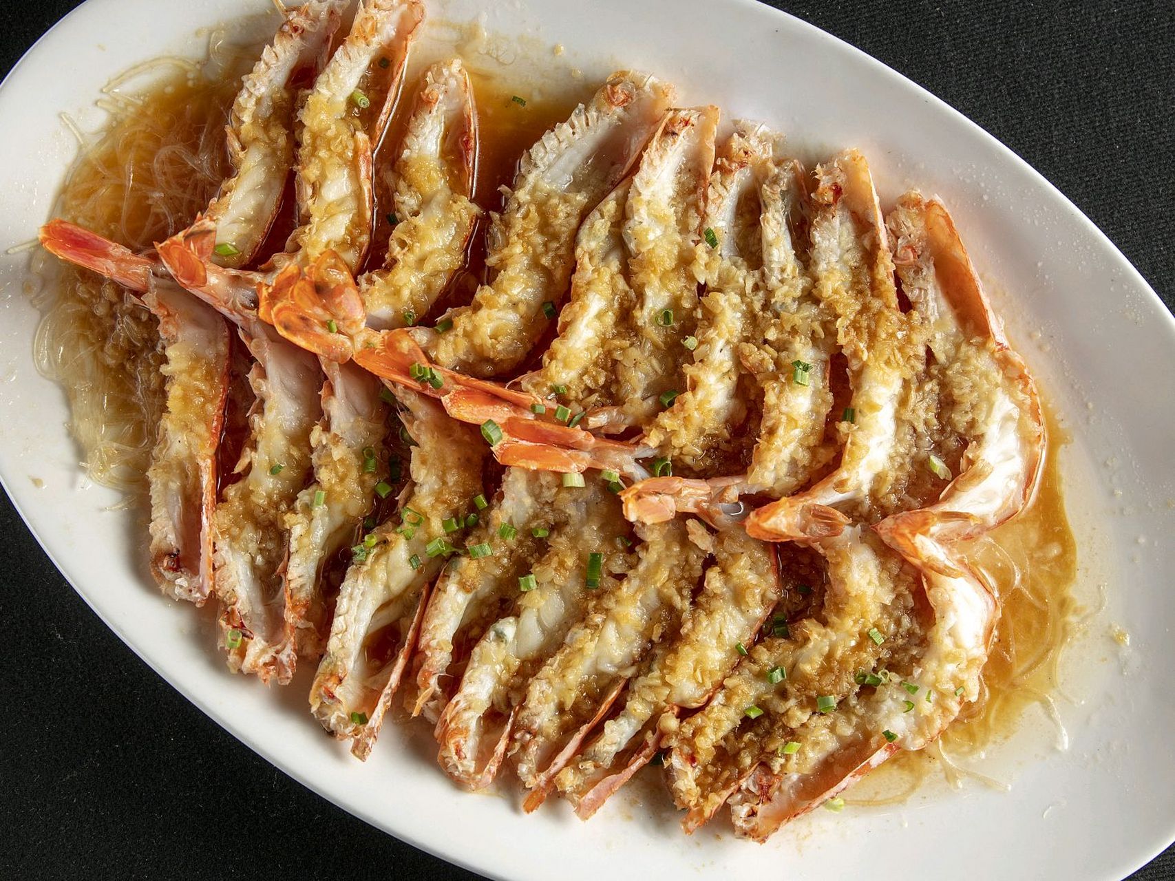 蒜蓉粉丝蒸虾,让你秒变厨艺高手!