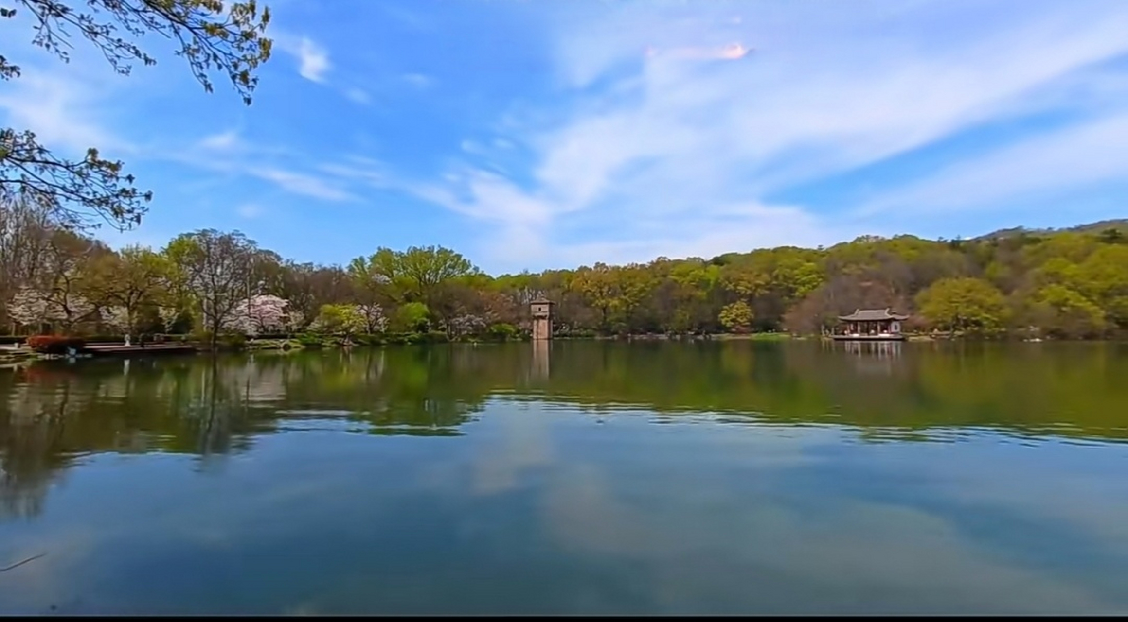 南京紫霞湖,春意盎然