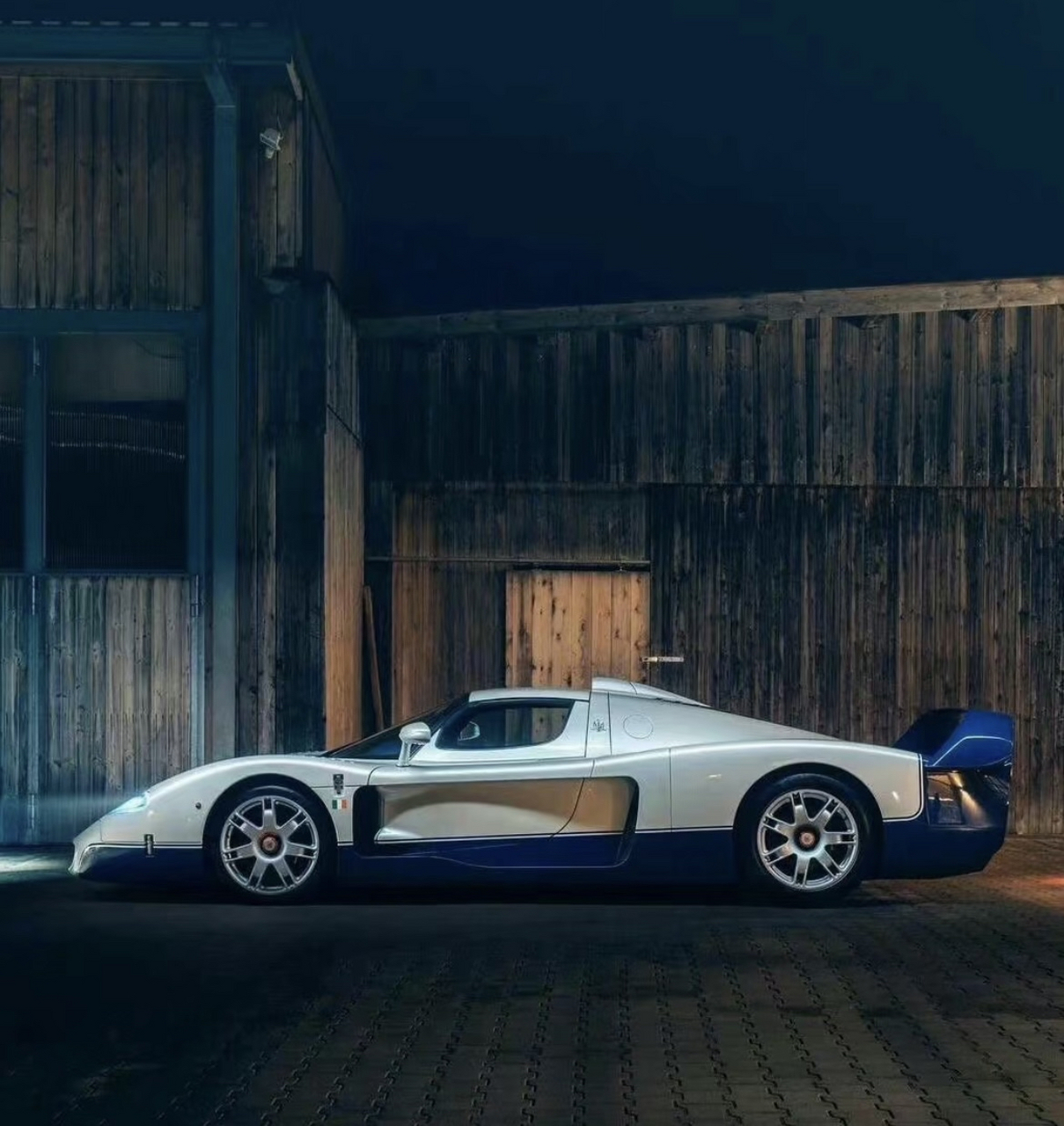 超跑皇后,不多见的玛莎mc12