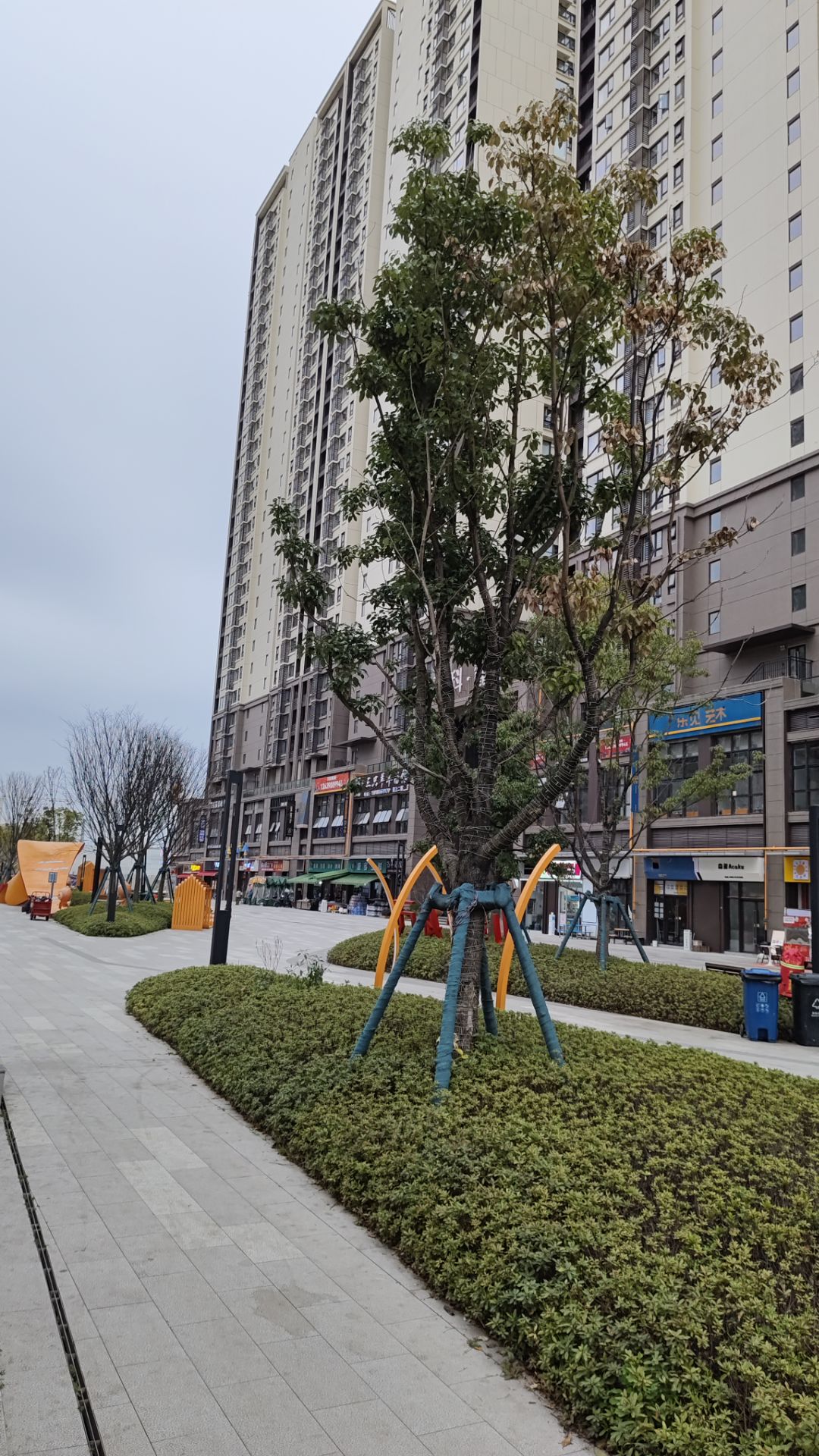 不少人总是乐于,和比自己差的人交往,这样的话,可