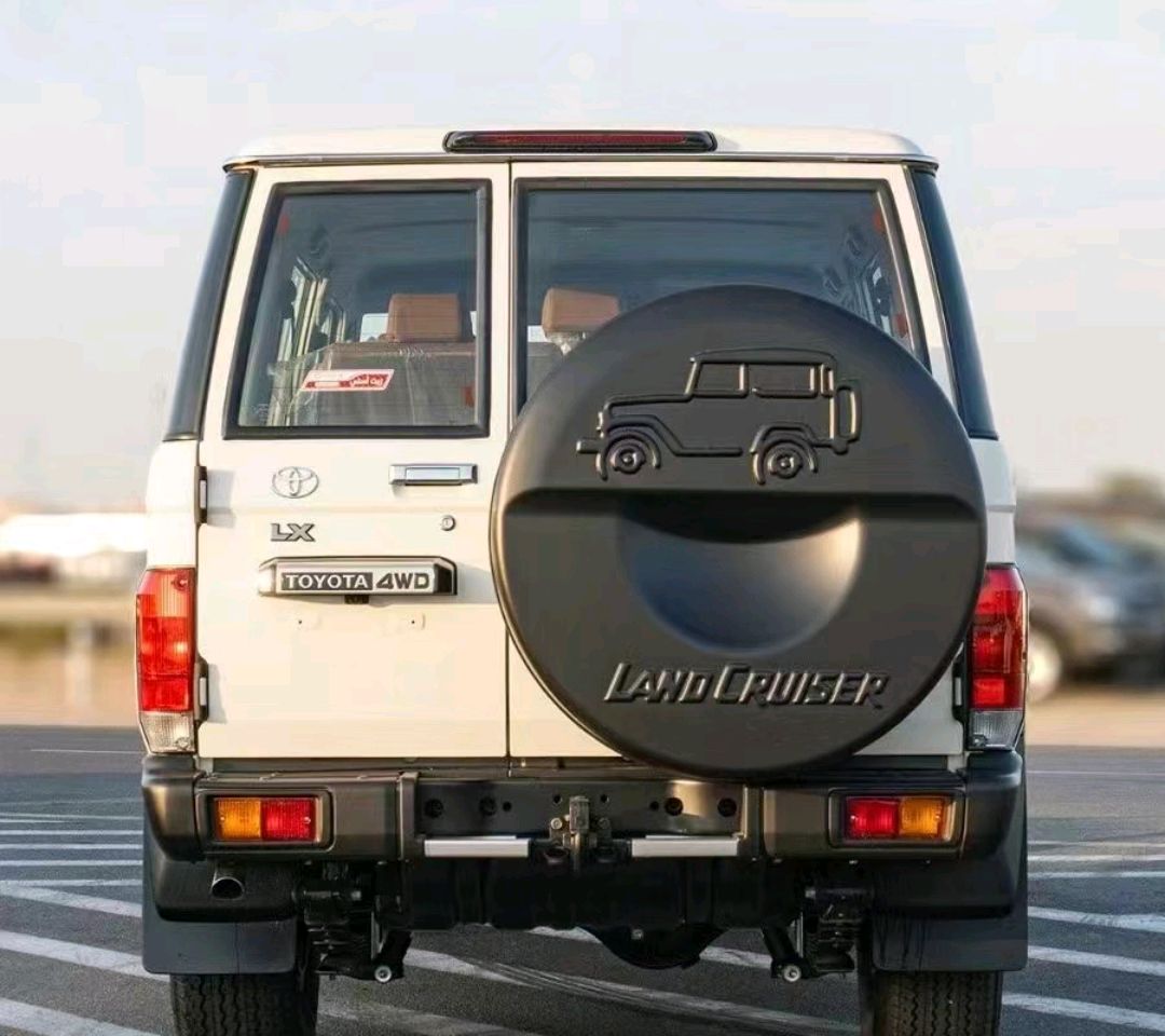 **新款丰田兰德酷路泽lc76越野车品鉴**在浩瀚的越野世界里,有一款