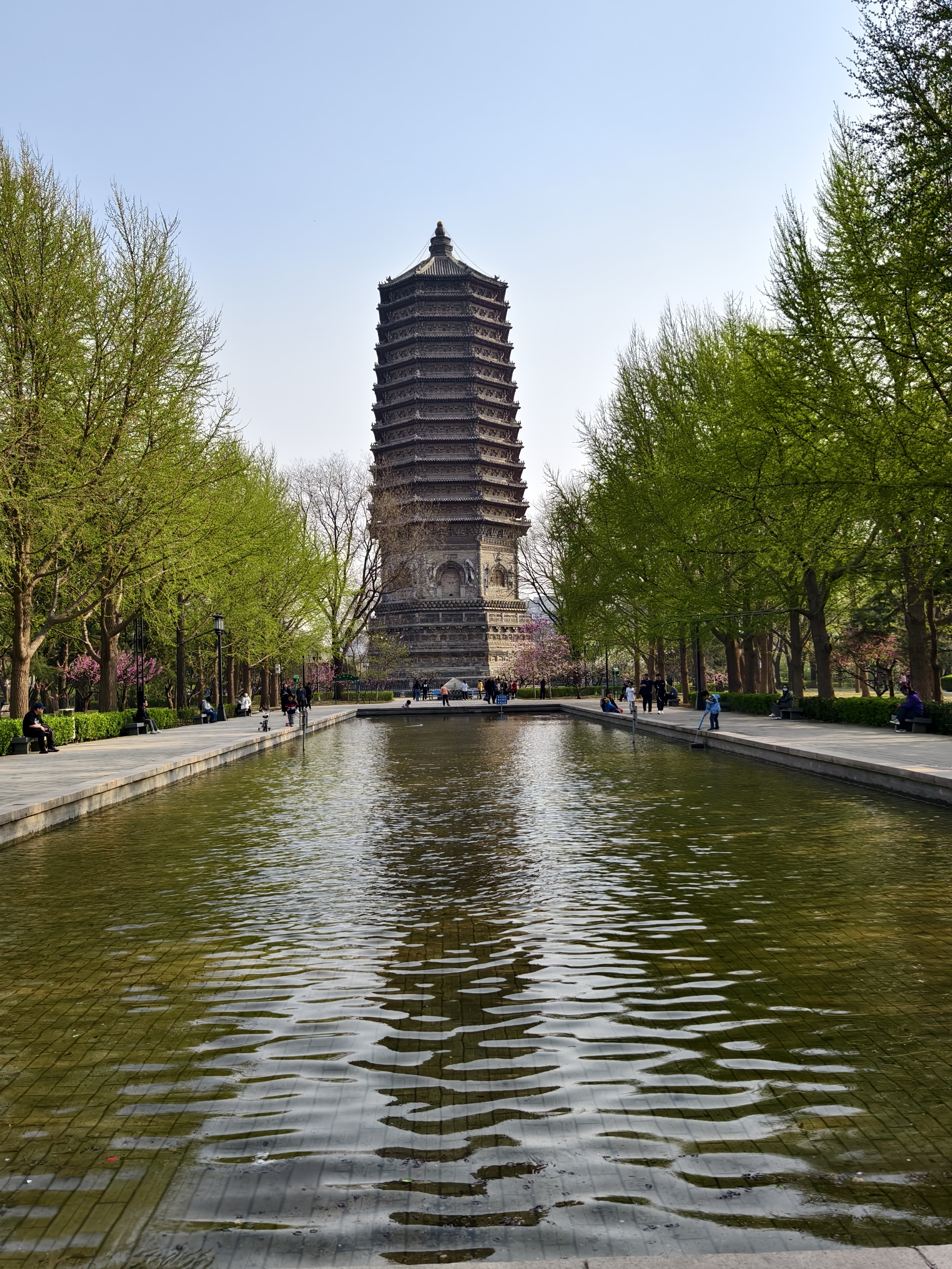 于是玲珑公园走走 玲珑公园是因为玲珑塔得