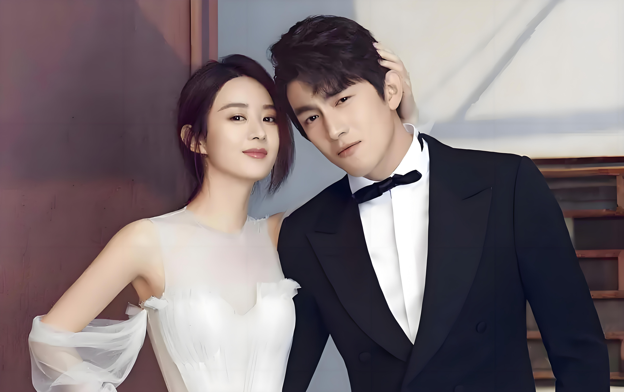 赵丽颖和林更新同框合照,甜蜜瞬间炸裂,两个活宝男帅女美,很有夫妻相