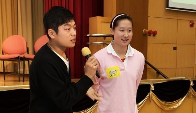 蝶泳皇后刘子歌19岁成奥运冠军27岁嫁大23岁教练现状如何