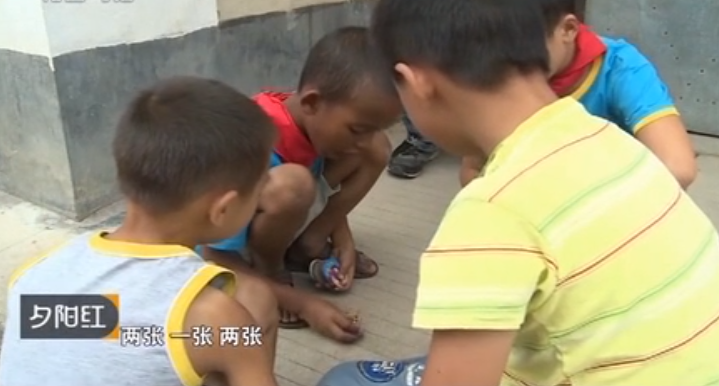 2010年在浙江金华兰溪县柏社乡,一个"特殊"的小男孩引起了村里人的