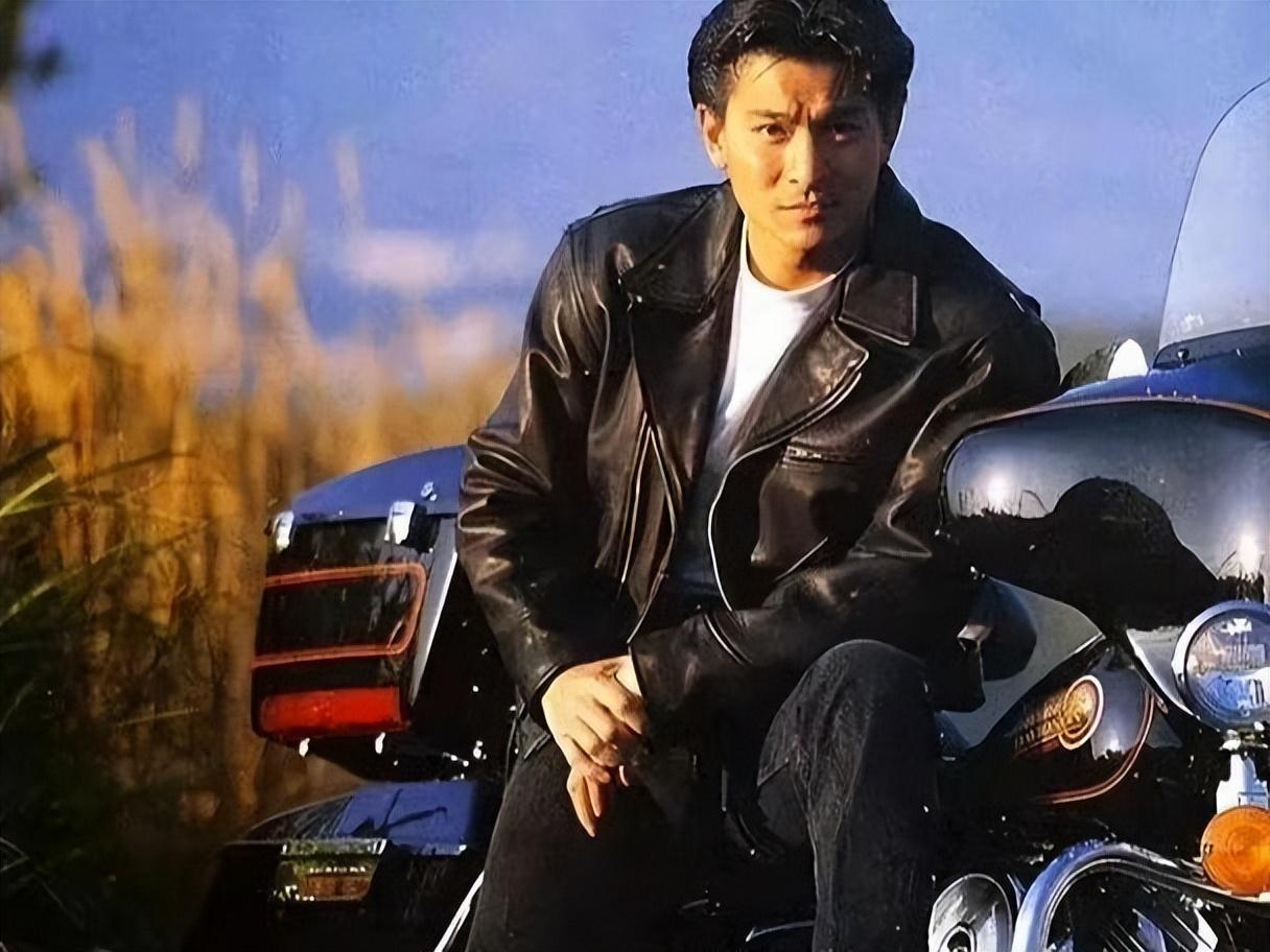 著名导演痛批成龙刘德华一个就喜欢忽悠人一个沦为票房毒药