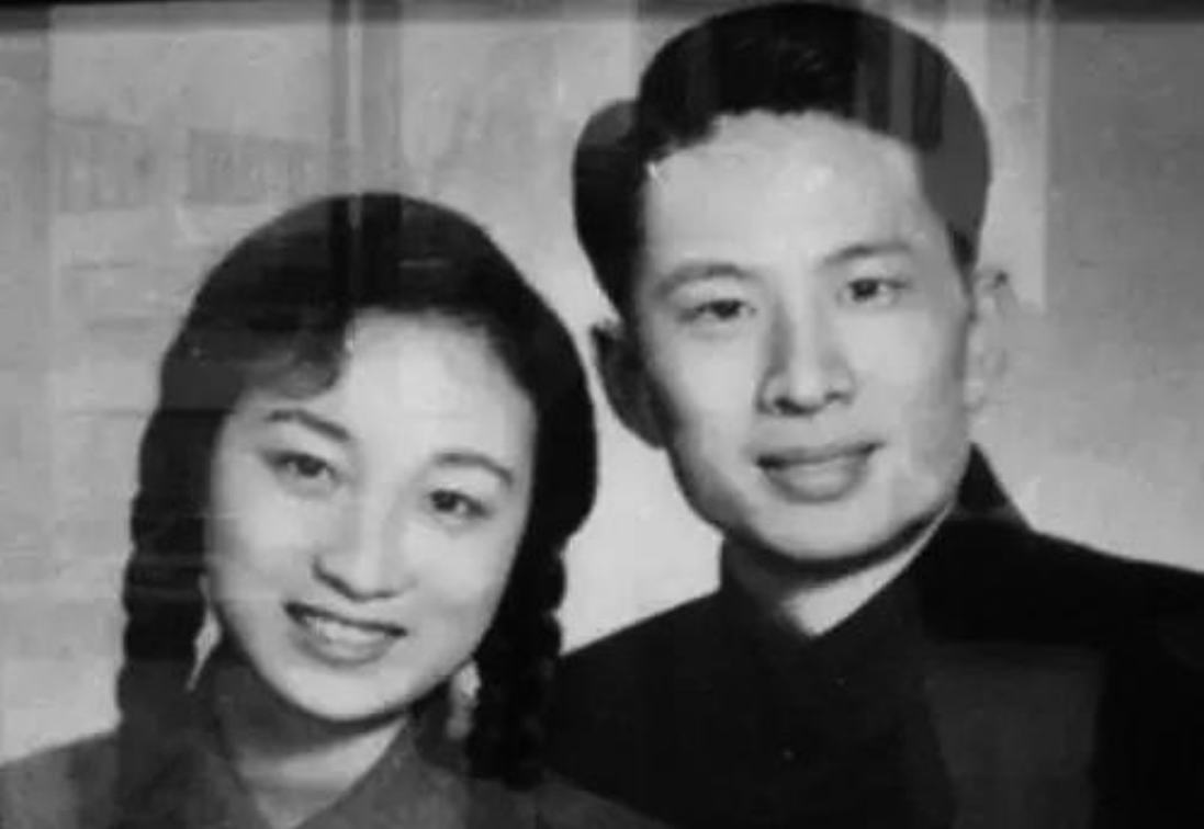 著名演员冯喆49岁自杀妻子对他有忏悔死后却不愿与他合葬