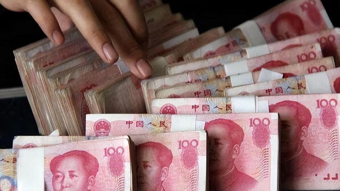 回顾女子杀夫藏尸冰柜伪装丈夫骗婆婆20万打赏男主播36万