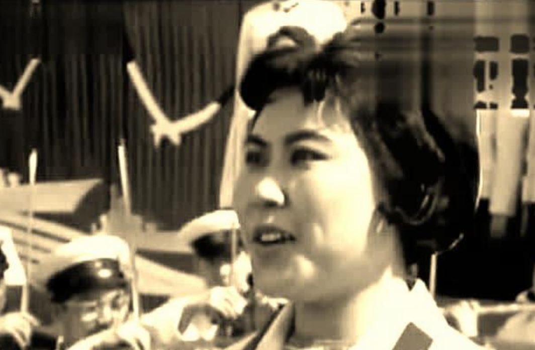 著名歌唱家卞小贞嫁平凡丈夫相守53年脑瘫儿子也已经步入中年