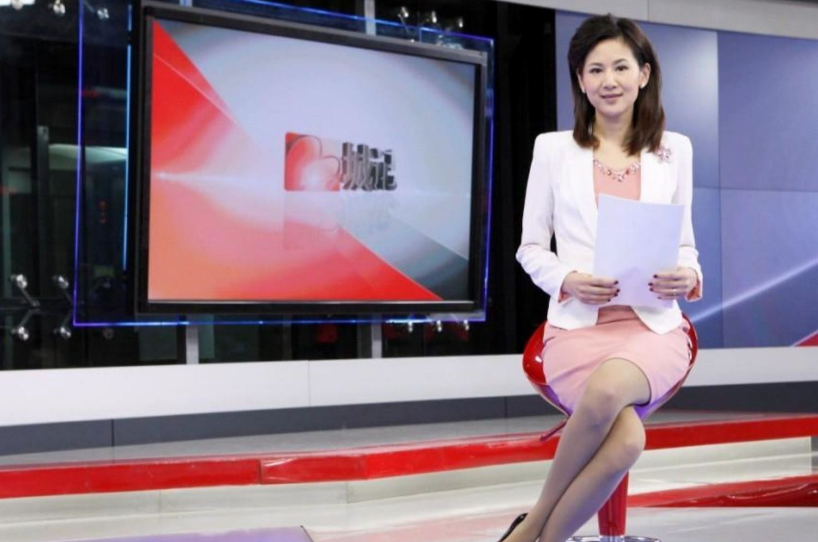 主持人王津元嫁大4岁富豪郭广昌连生3个孩子她过得幸福吗