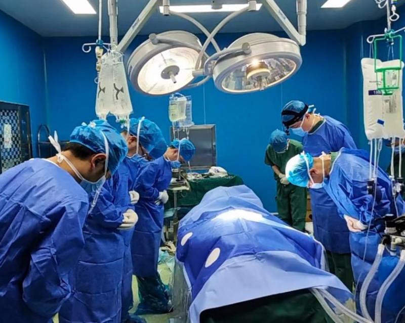 男子突发脑出血去世 患乳腺癌妻子捐献其器官救助7人:以此延续他的