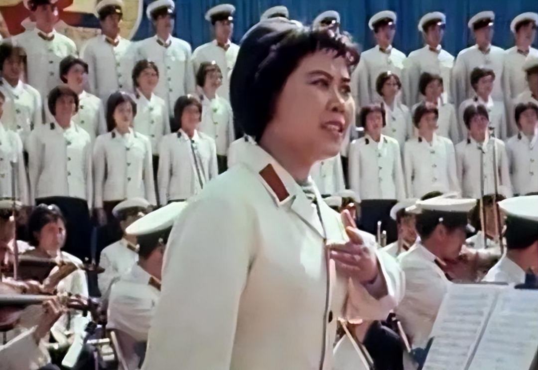 著名歌唱家卞小贞嫁平凡丈夫相守53年脑瘫儿子也已经步入中年