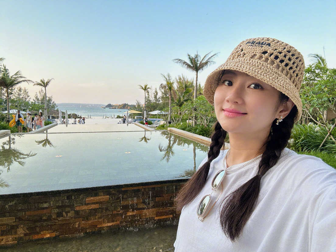 而离婚后,任家萱便得了严重的心理障碍,甚至于失声不能唱歌.