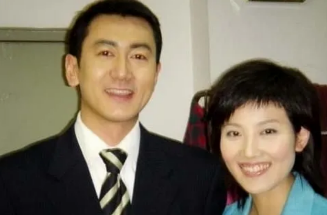 央视主持人郑天亮26岁嫁大6岁鲁健同一屋檐下分居15年