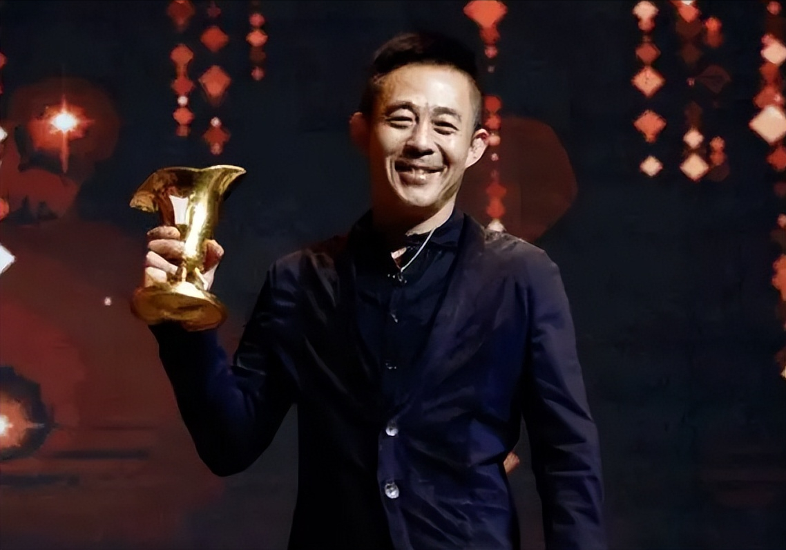 侯勇有钱变坏记三个妻子一个情人房子越换越大老婆越换越小