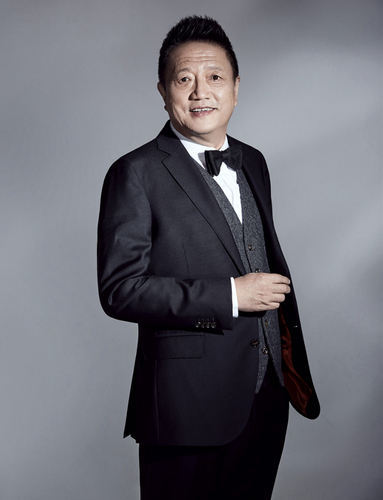 著名演员秦焰本是工人25岁入行37岁拍戏年纪越大反而越红