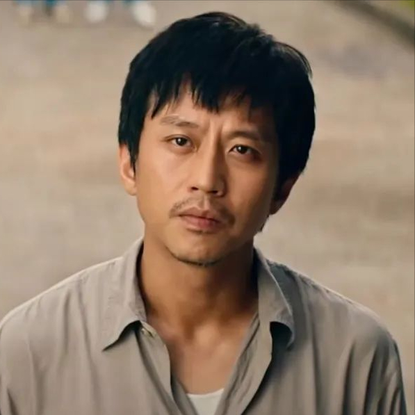 从综艺大咖到默默无闻,离开跑男4年后,如今邓超的生活过得如何