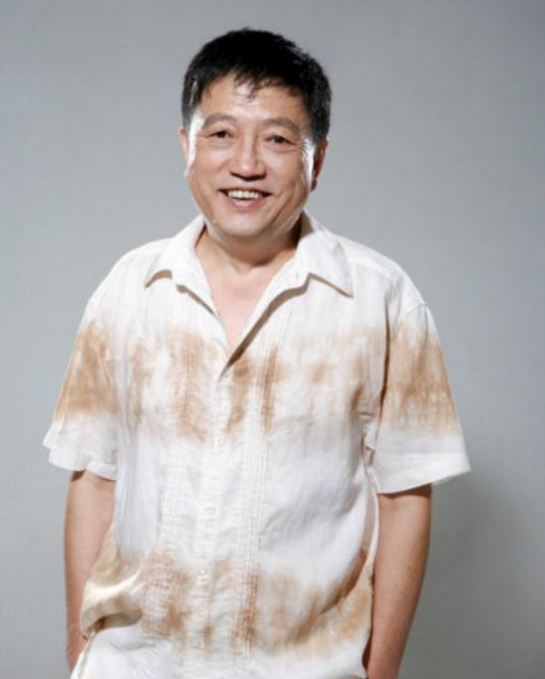 著名演员秦焰本是工人25岁入行37岁拍戏年纪越大反而越红