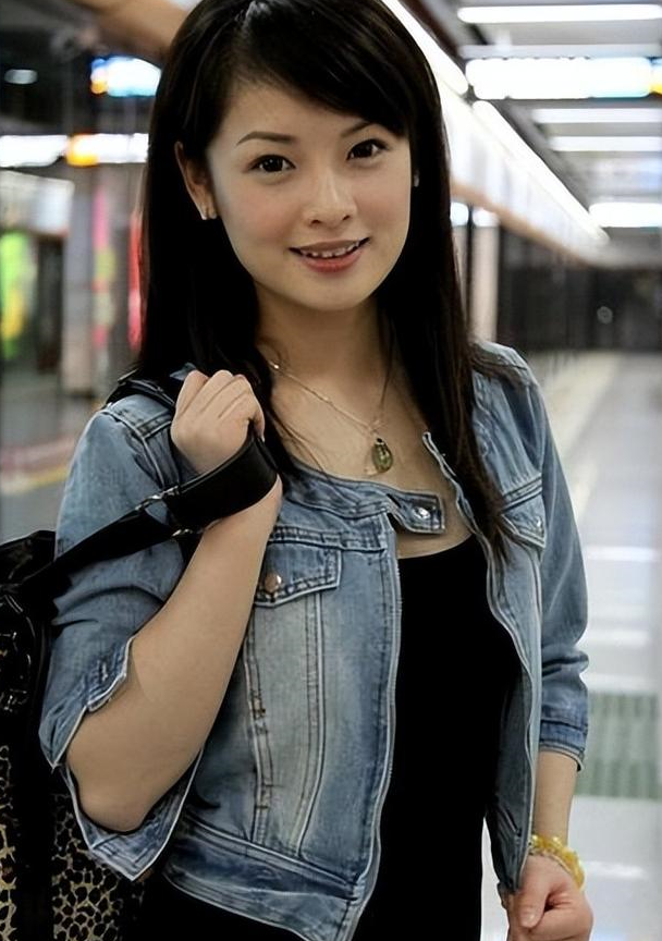 33岁湛江演员郑钤丹,灵气消失身材异形,网友:变成了八姑本尊