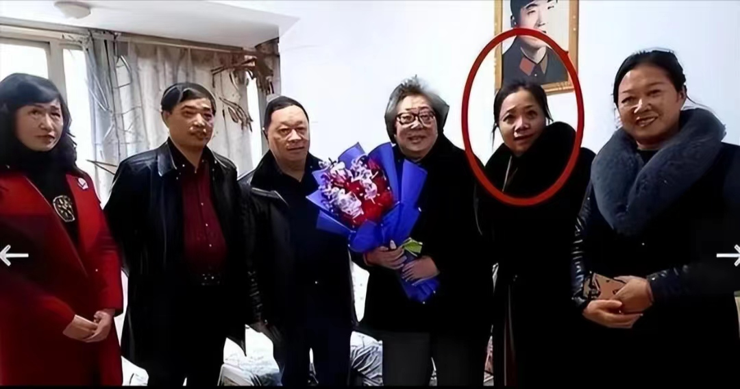 老山战役最终取得了胜利,赵维军烈士被安葬在他的家