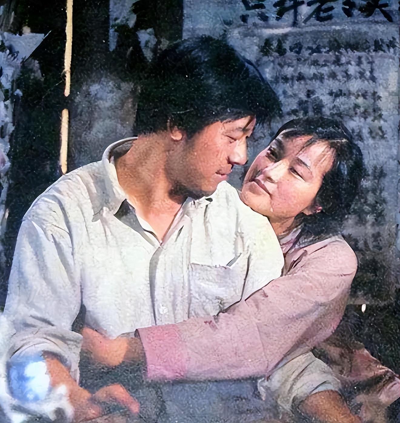 看了刘晓庆的旧照才明白姜文陈国军为啥前仆后继妩媚动人