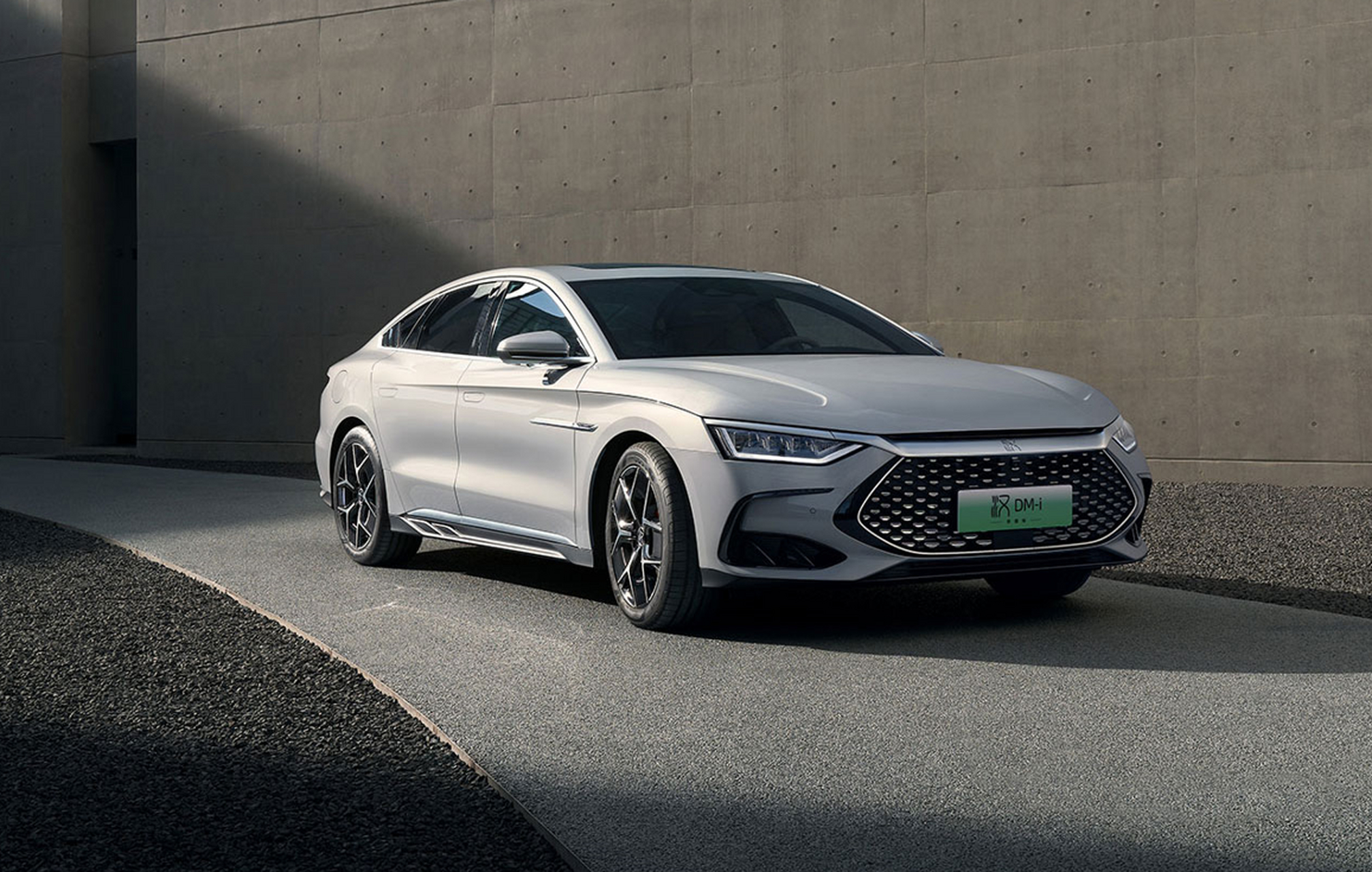 比亚迪汉dm-i荣耀版,b级车市场翘楚!