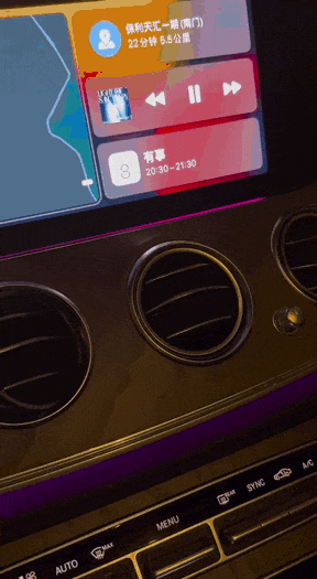 买鸡腿还送头盔?草莓毛肚火锅?这到底是什么吃法啊!烤肠坐上摩天轮了?