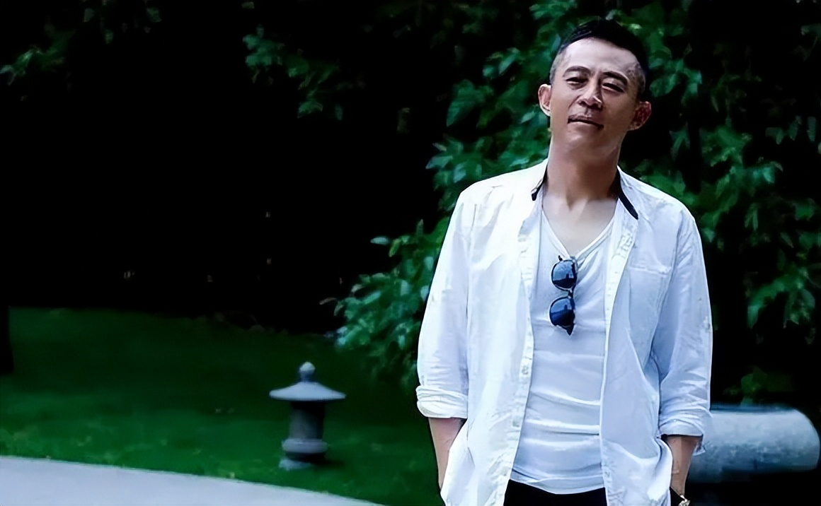 侯勇有钱变坏记三个妻子一个情人房子越换越大老婆越换越小