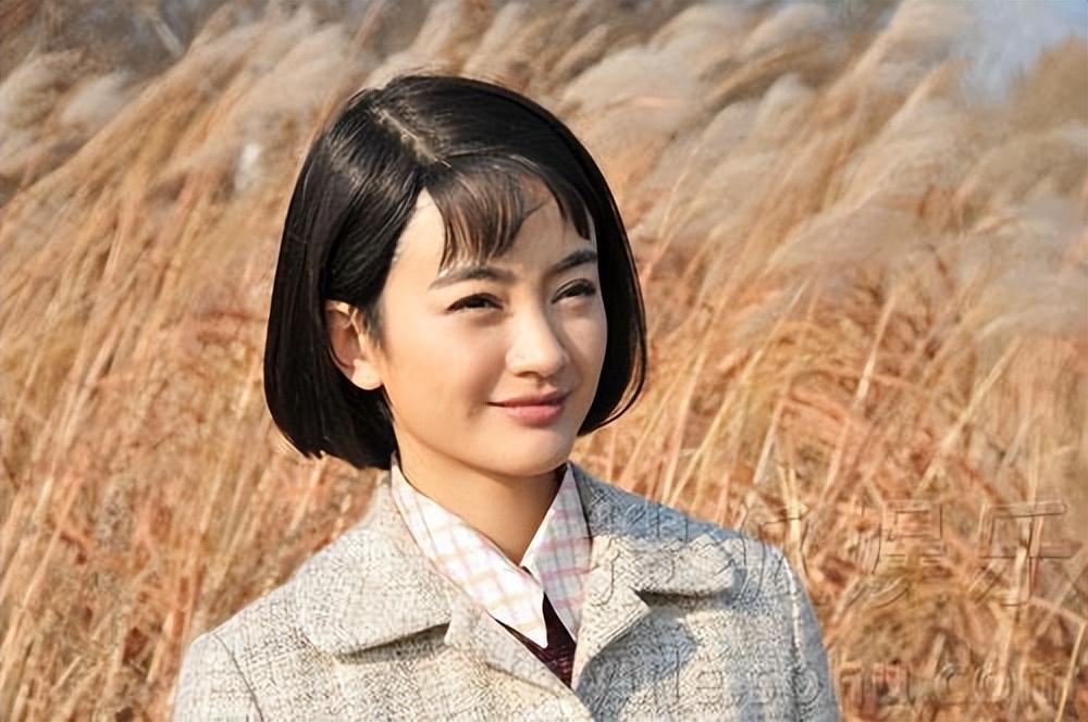 其实在朱杰的初心里,理想并非成为一名职业演员,而是当一名安闲的图书