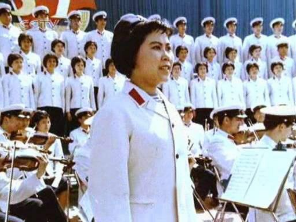 著名歌唱家卞小贞嫁平凡丈夫相守53年脑瘫儿子也已经步入中年