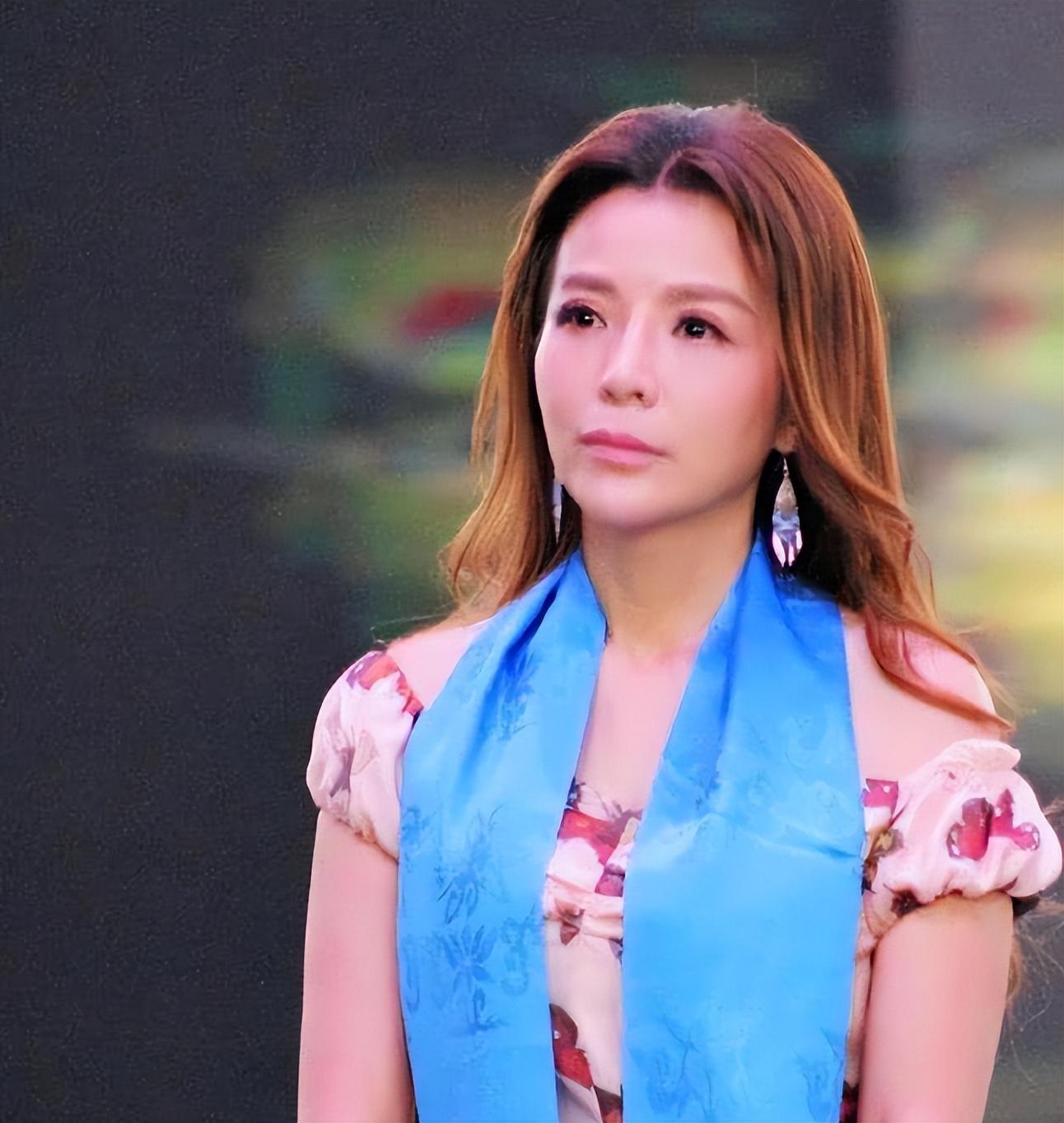 朱迅嫁大8岁王志伺候瘫痪公公抗癌期母亲成心中遗憾的痛