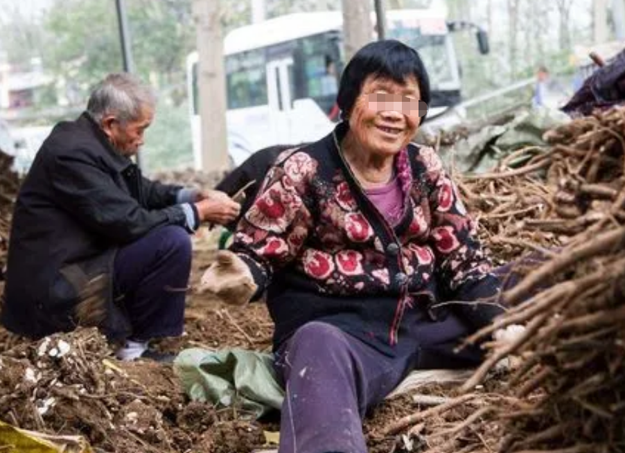 2006年重庆女子摔倒后身亡父母却将女婿告上法庭怪他养太胖