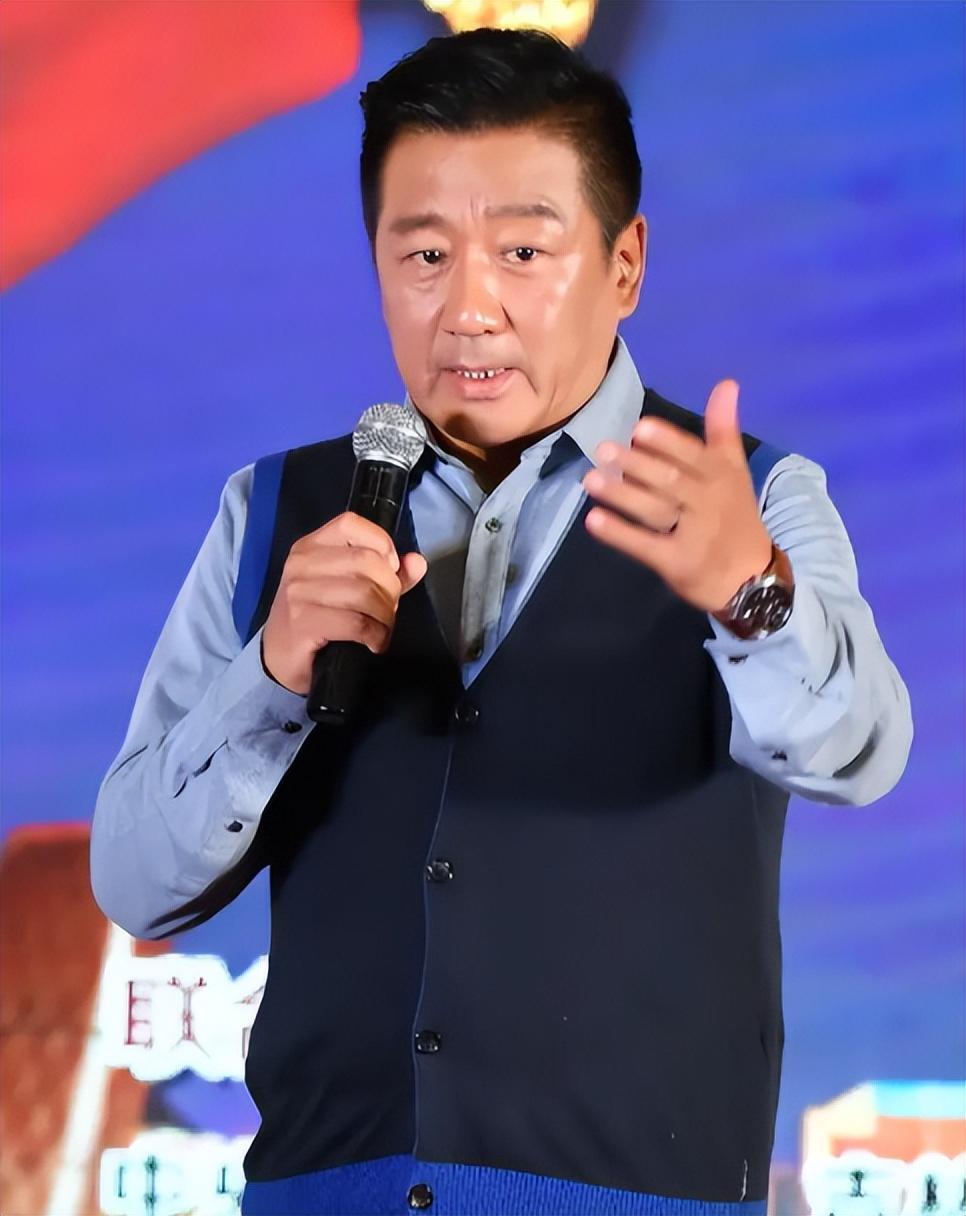 丁勇岱:对赵雪华一见钟情,结婚36年零绯闻,导演儿子是他的骄傲