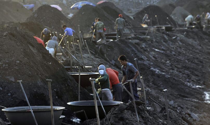 回顾55米厚的煤层开采了118年中国的露天煤矿现在怎么样了