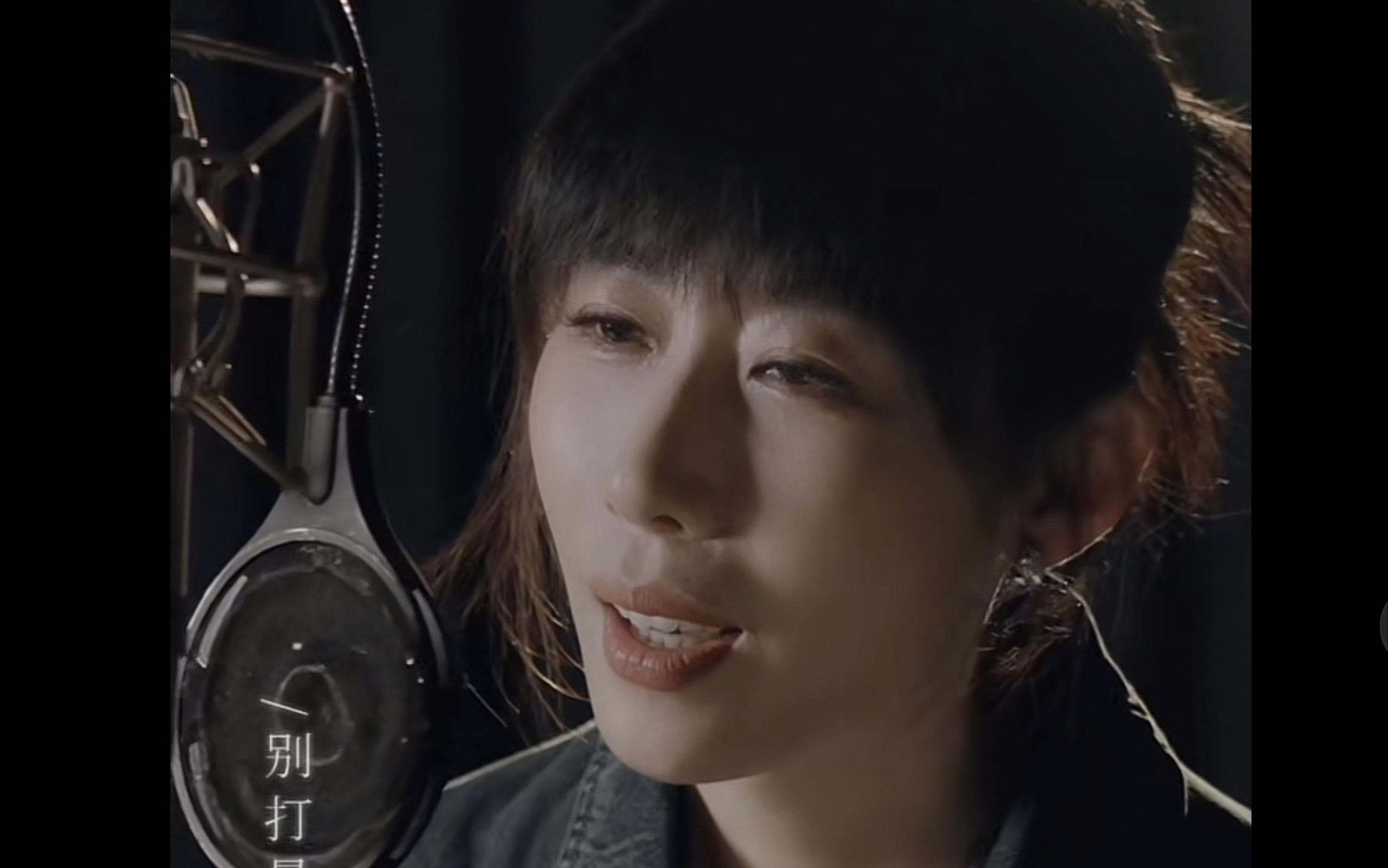 大嘴驴脸平胸明明长得难看却火得一塌糊涂她们凭啥