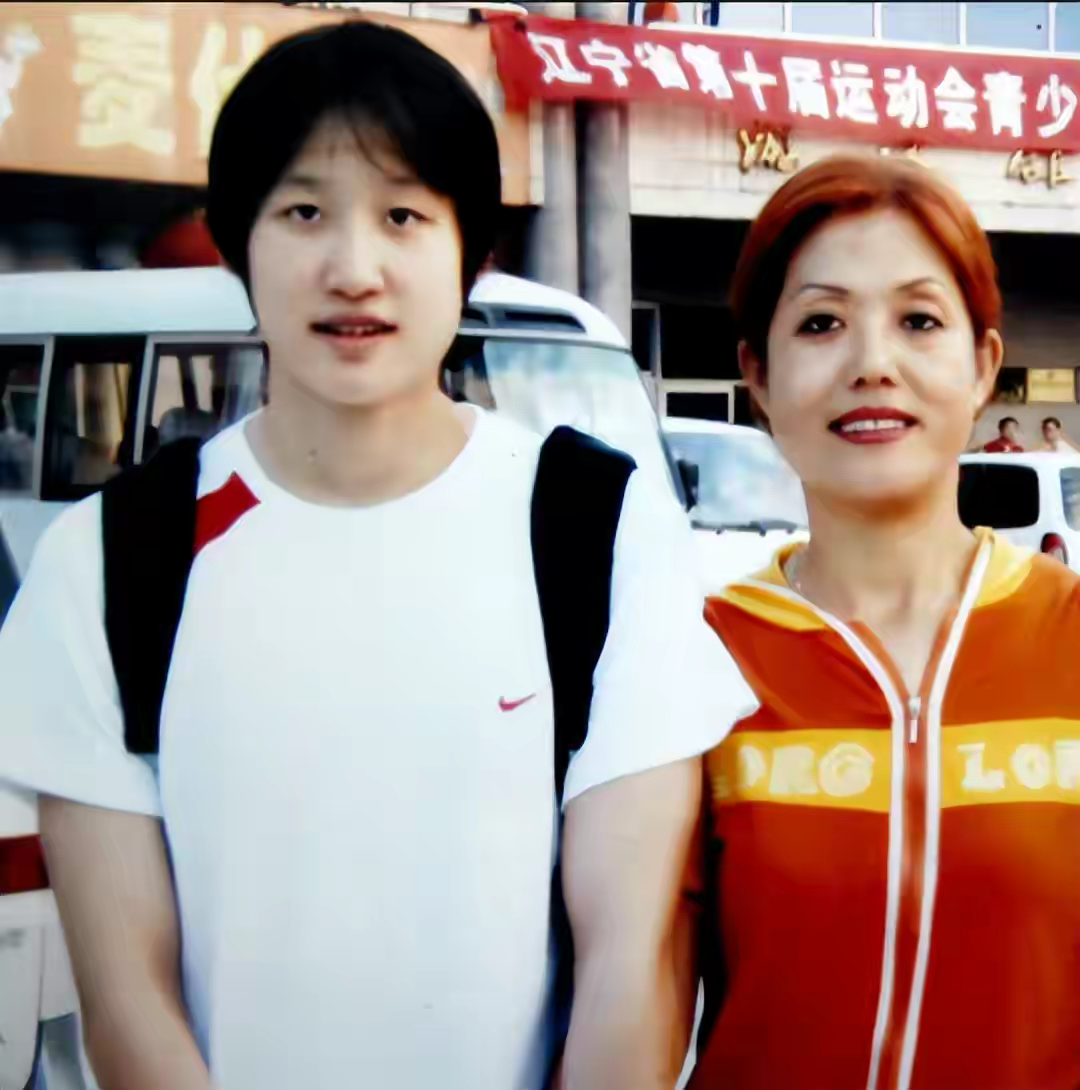蝶泳皇后刘子歌19岁成奥运冠军27岁嫁大23岁教练现状如何
