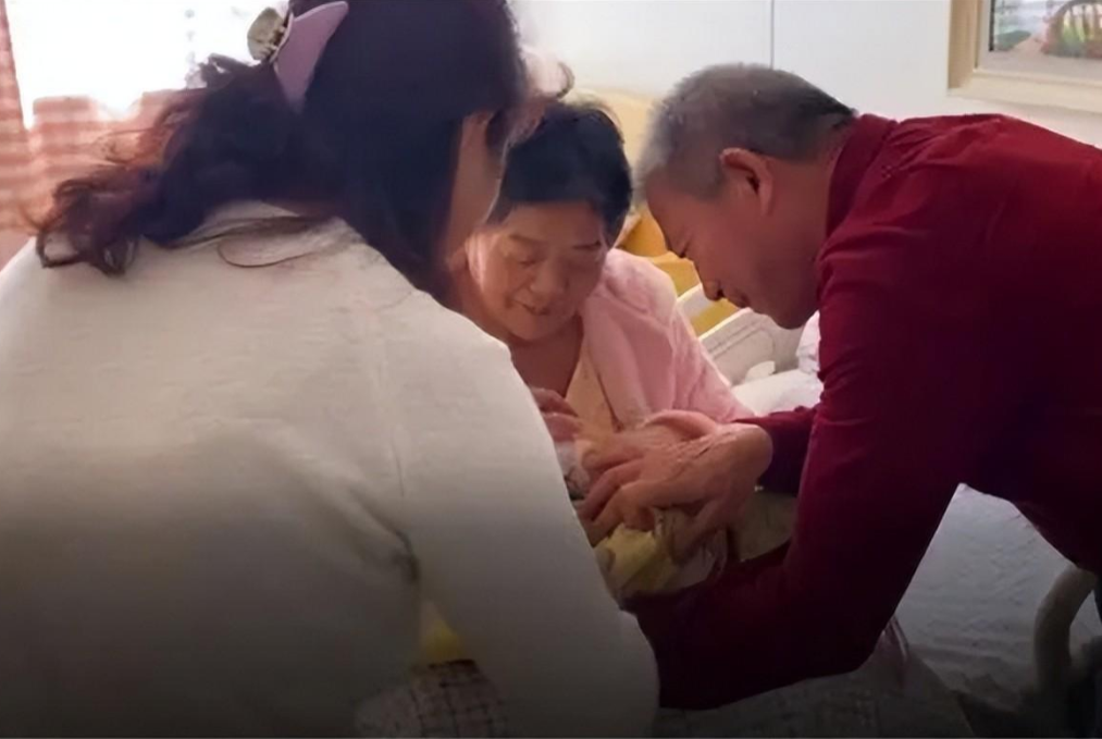 最高龄产妇