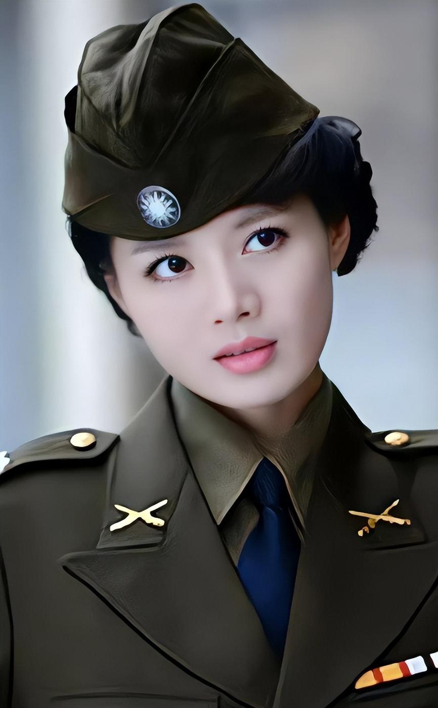 与此同时,程愫和傅程鹏也携手步入了婚姻殿堂.