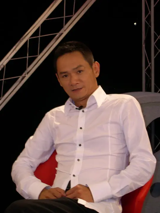 但这在果靖霖心中都只是一些小插曲,在离开后这次应聘便被他抛之脑后.