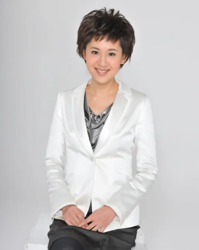 主持人王津元嫁大4岁富豪郭广昌连生3个孩子她过得幸福吗