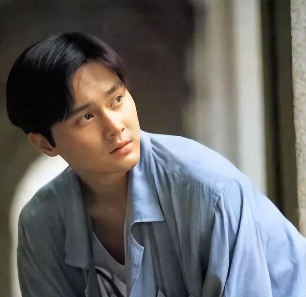 21年后再看张智霖:才发现他能娶到袁咏仪做老婆,到底多幸运