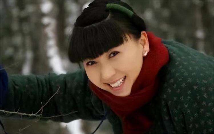 靠冯巩挤走闫妮一步步成为苦情专业户她一出场就知剧中谁最苦