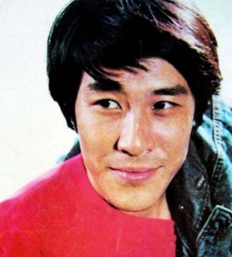 著名演员吕凉父母早逝把岳父母当成亲生父母为爱牺牲了太多