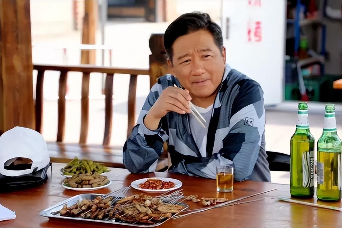 丁勇岱:对赵雪华一见钟情,结婚36年零绯闻,导演儿子是他的骄傲