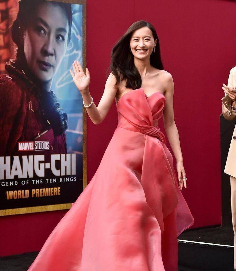 陈法拉官宣二胎从豪门弃妇到外交官夫人谁还记得她的陈年八卦