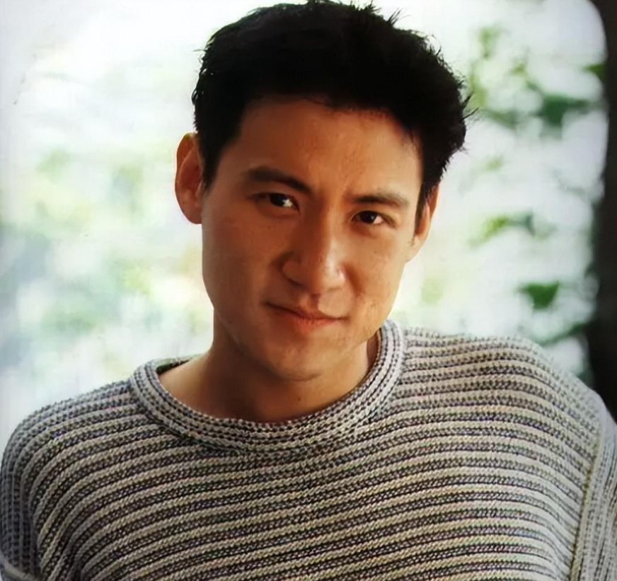 张学友娶女神罗美薇宠妻28年生两女如今62岁的我不敢老去