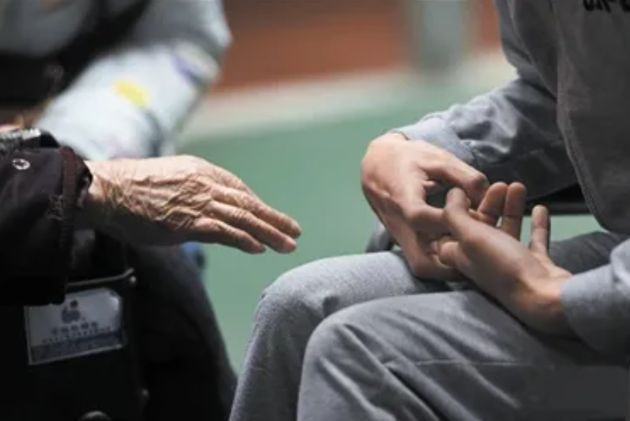 2016年89岁奶奶想见不知已死7年的孙子父亲征集替身圆母亲心愿