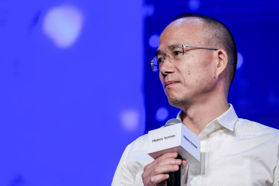 主持人王津元嫁大4岁富豪郭广昌连生3个孩子她过得幸福吗