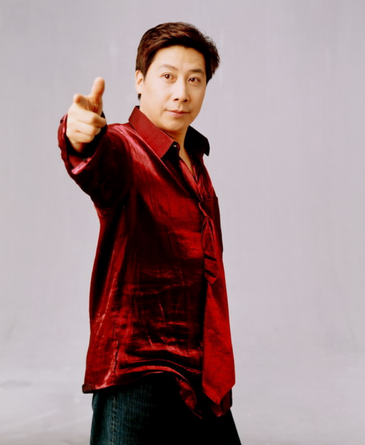 通过多年的努力,魏金栋顺利从北京艺术学校毕业,由于成绩优异,歌唱得