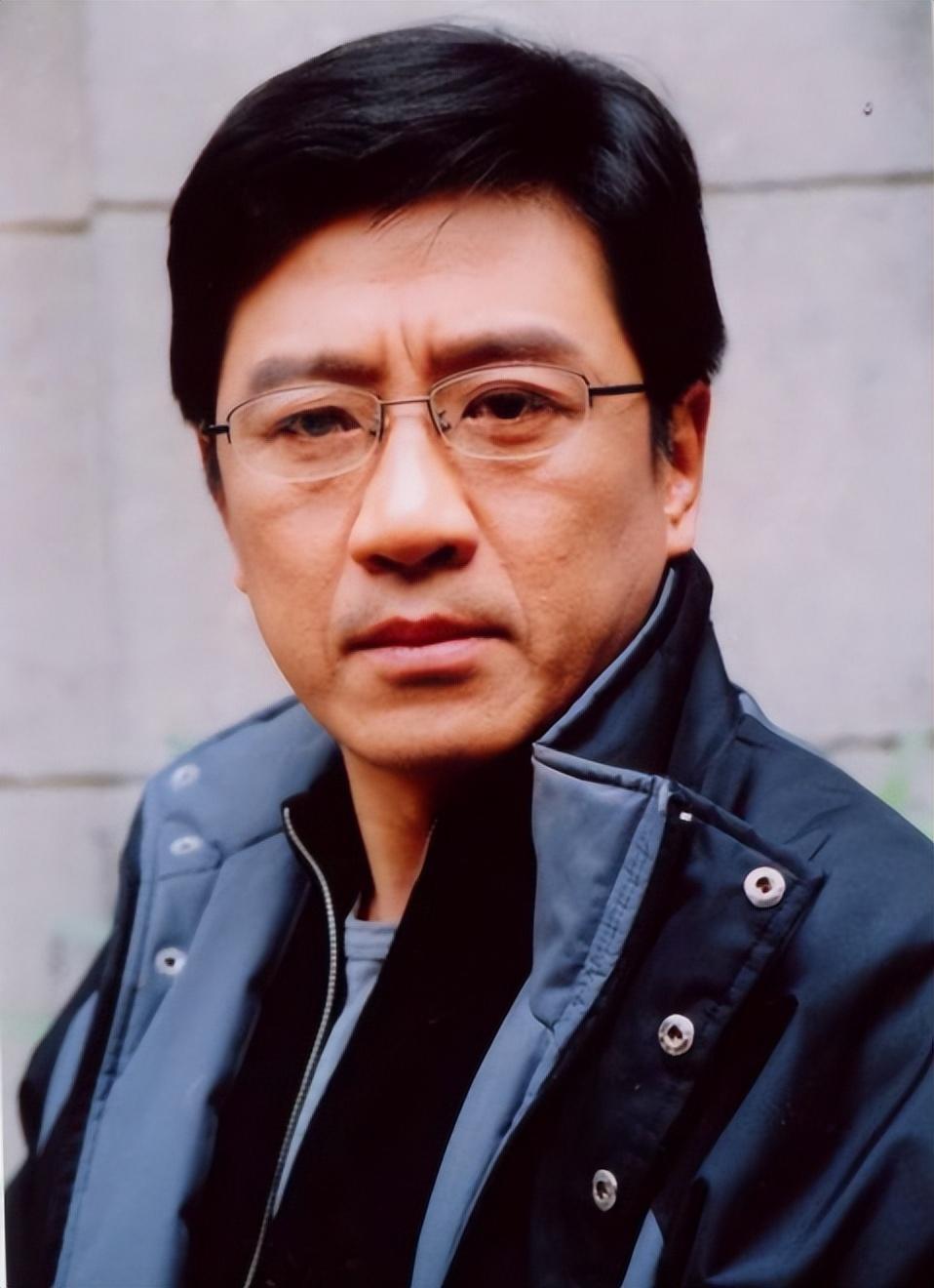 丁勇岱对赵雪华一见钟情结婚36年零绯闻导演儿子是他的骄傲